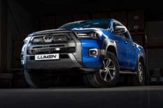 Lumen Toyota Hilux SR+ Invincible X SQ16 grillkit