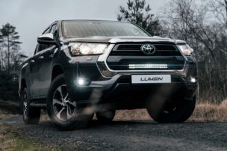 Lumen Toyota Hilux SR 2021+ DX20 grillkit